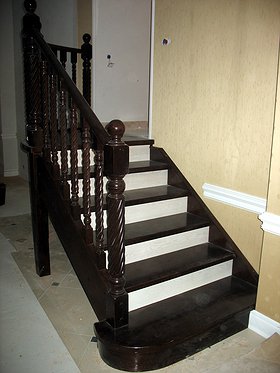 лестница из массива дуба