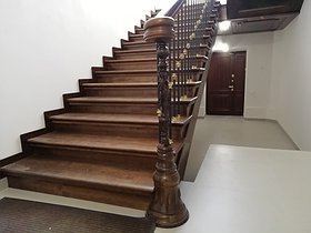 Лестница  на металлокаркасе